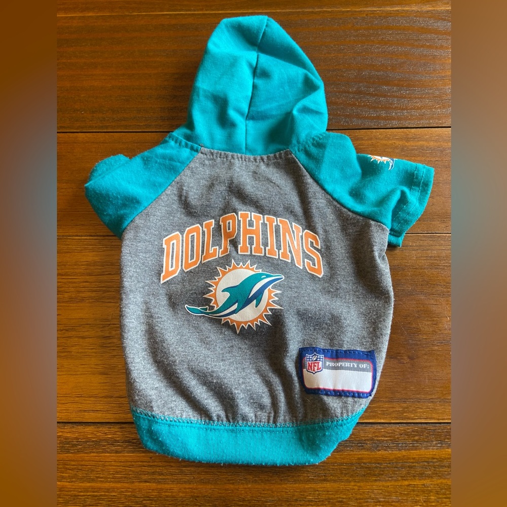 Dolphins shirt, small